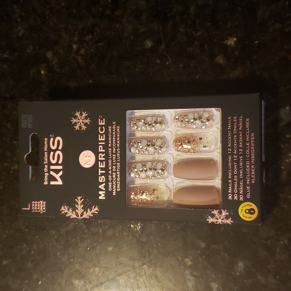 Kiss Masterpiece collection nails